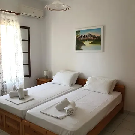 Nikos & Panagiota Vourvourou